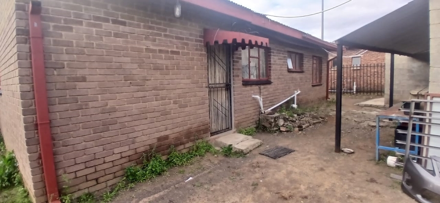 2 Bedroom Property for Sale in Botshabelo Free State